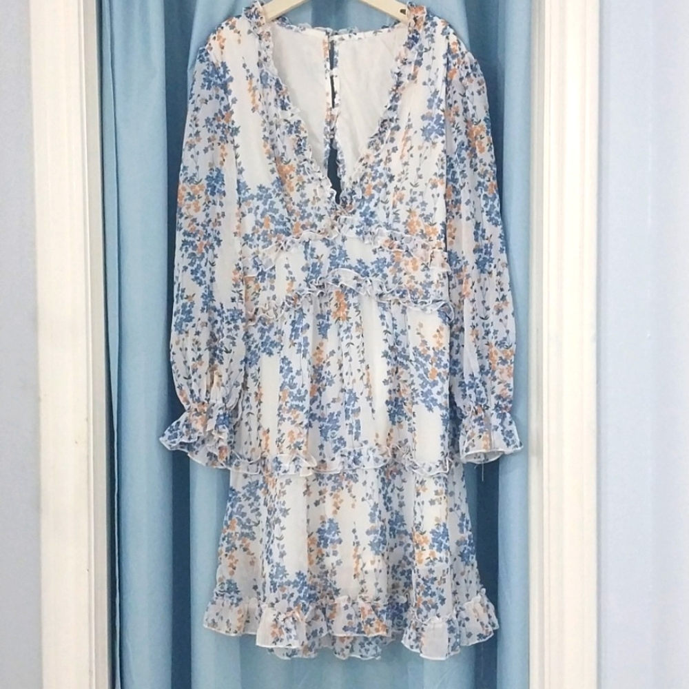White Floral Dress, size Small.